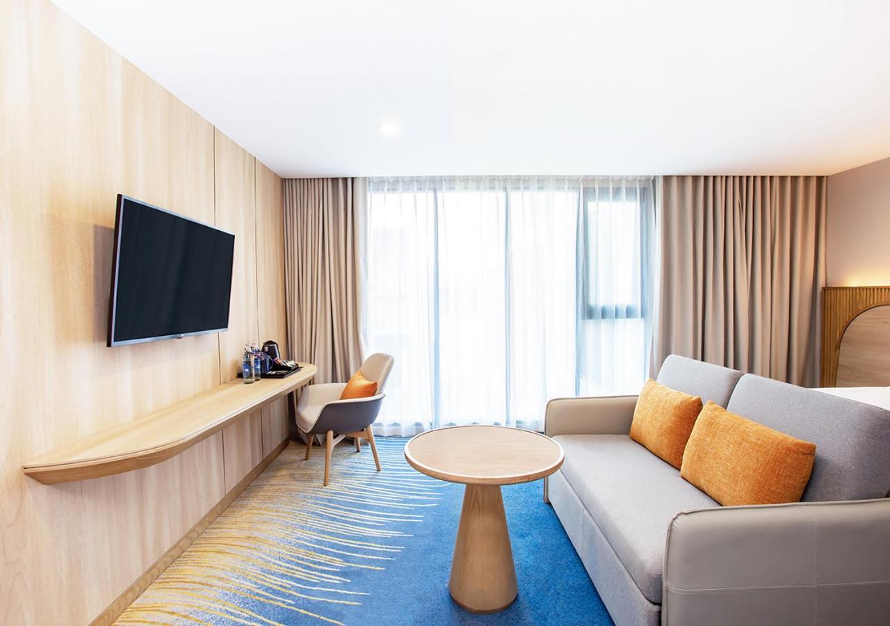 Holiday Inn Express & Suites Bangkok Central Pier By Ihg Exteriör bild