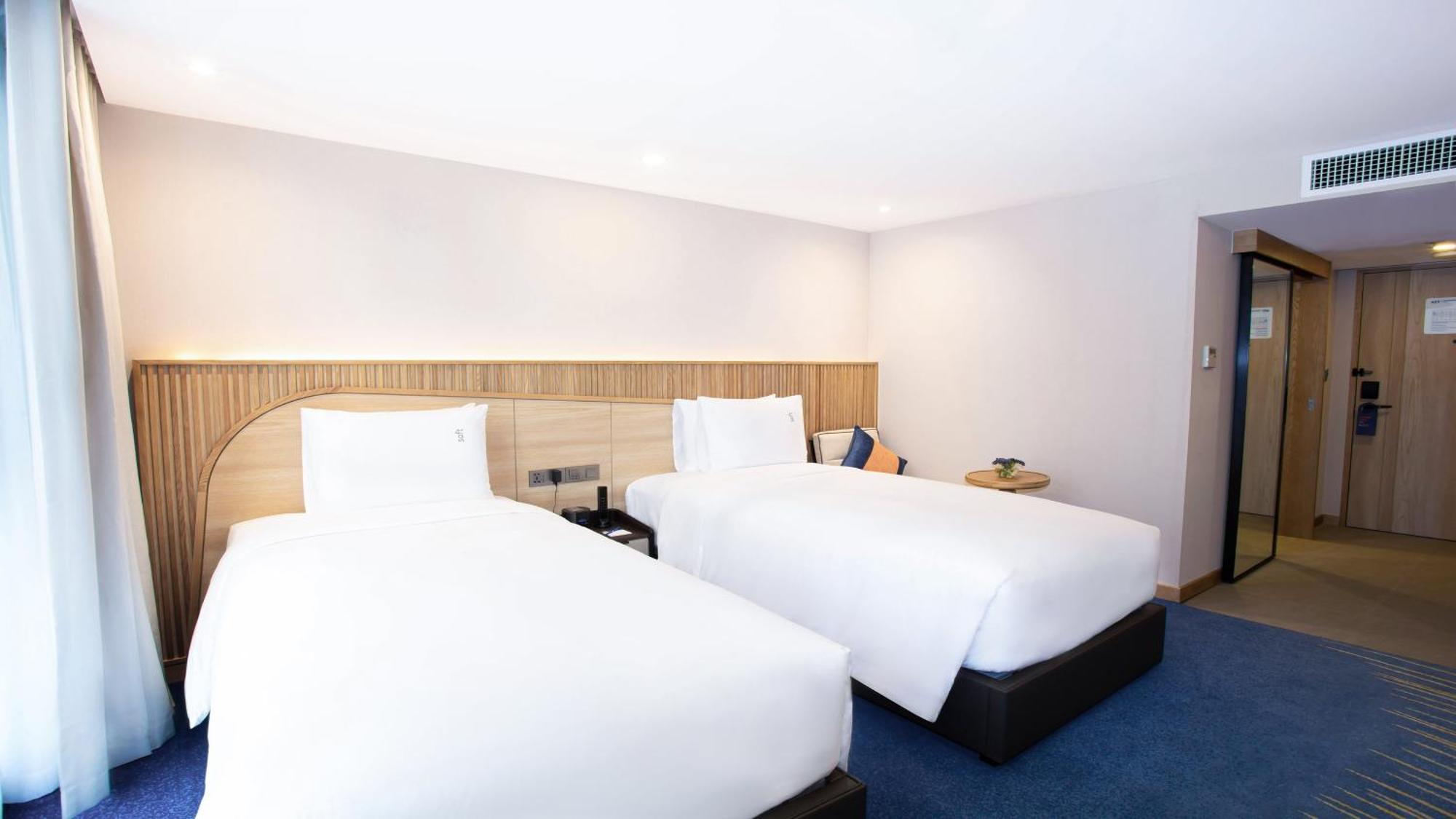 Holiday Inn Express & Suites Bangkok Central Pier By Ihg Exteriör bild