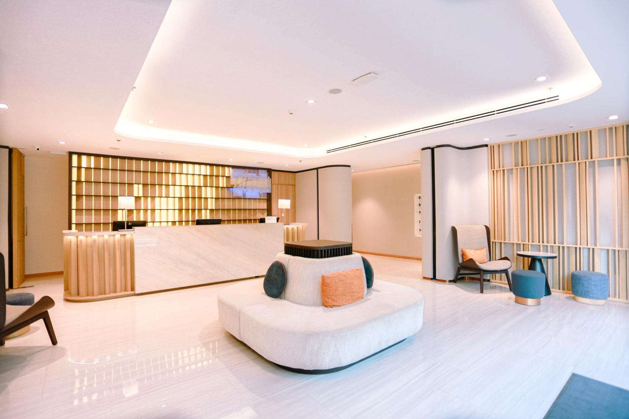 Holiday Inn Express & Suites Bangkok Central Pier By Ihg Exteriör bild